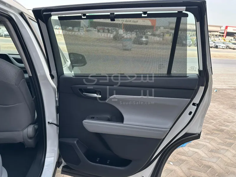 2025 تويوتا هايلاندر