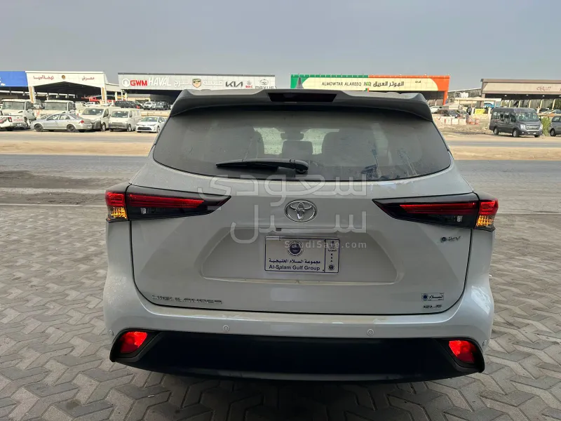 2025 تويوتا هايلاندر