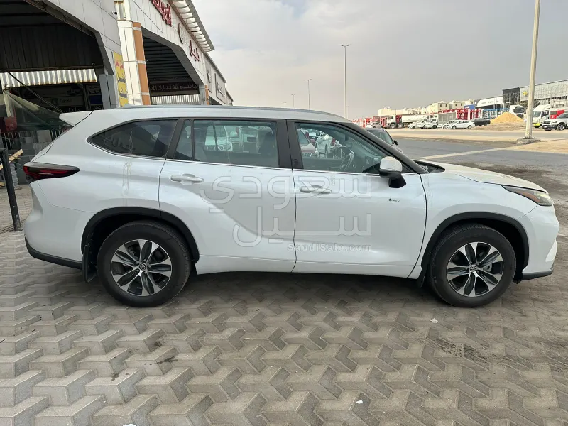 2025 تويوتا هايلاندر