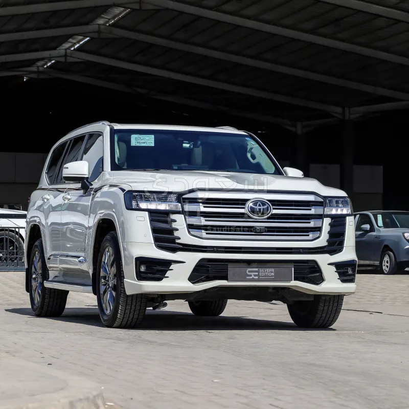 2024 تويوتا لاند كروزر جي اكس ار