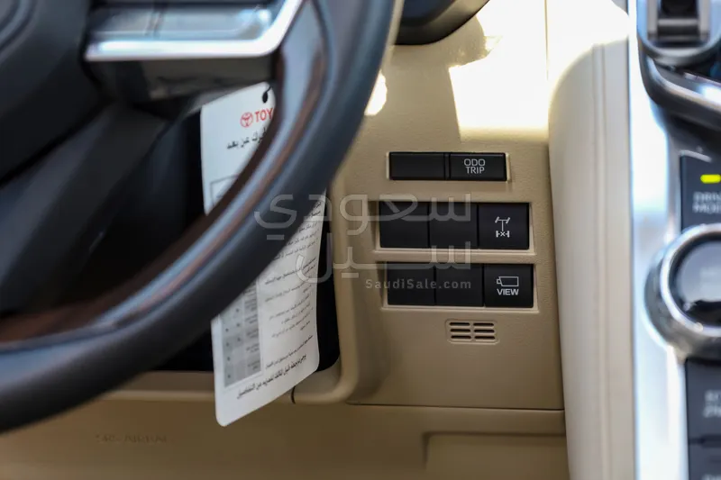 2024 تويوتا لاند كروزر جي اكس ار