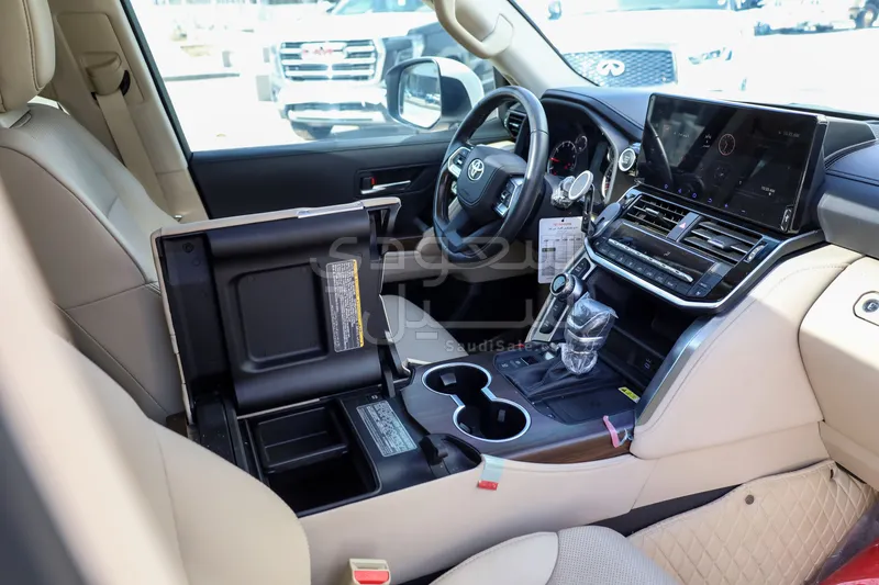 2024 تويوتا لاند كروزر جي اكس ار