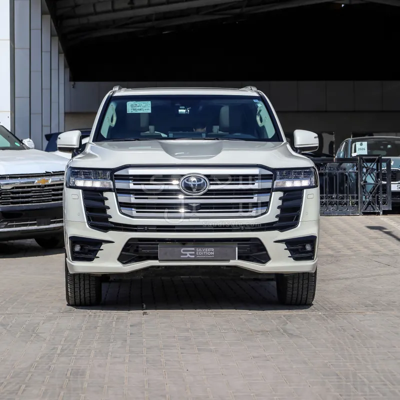 2024 تويوتا لاند كروزر جي اكس ار