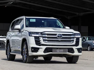 2024 تويوتا لاند كروزر جي اكس ار