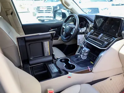 2024 تويوتا لاند كروزر جي اكس ار