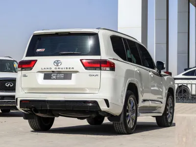 2024 تويوتا لاند كروزر جي اكس ار