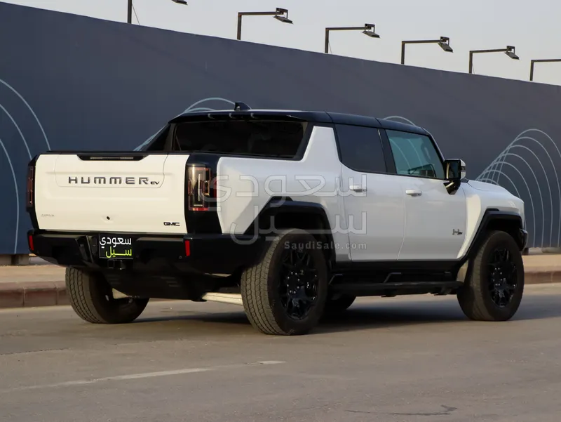 2024 جي ام سي همر اتش اي في