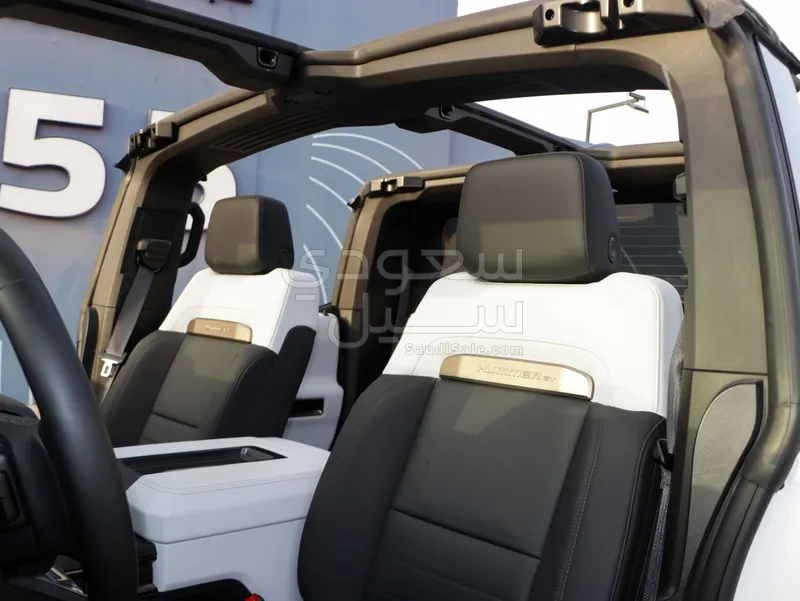 2024 جي ام سي همر اتش اي في