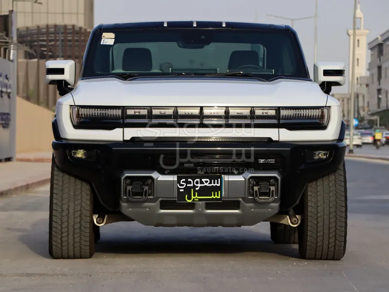 2024 جي ام سي همر اتش اي في