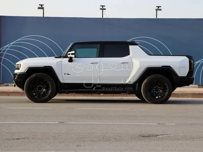 2024 جي ام سي همر اتش اي في