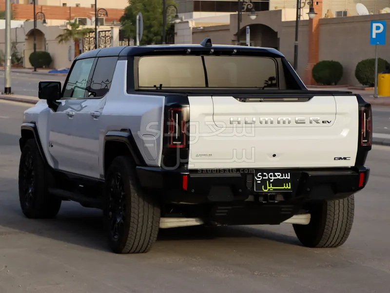 2024 جي ام سي همر اتش اي في