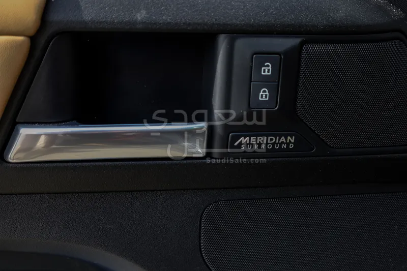 2025 لاند روفر ديفيندر اكس داينمك