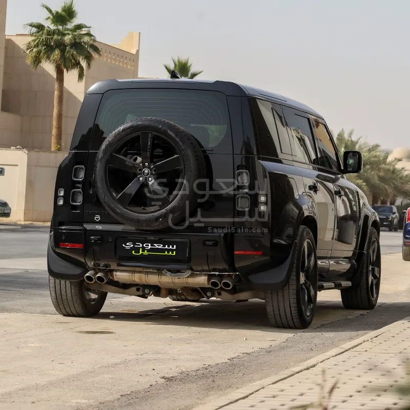 2025 لاند روفر ديفيندر اكس داينمك