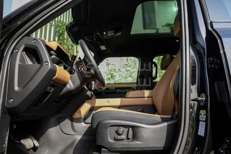 2025 لاند روفر ديفيندر اكس داينمك