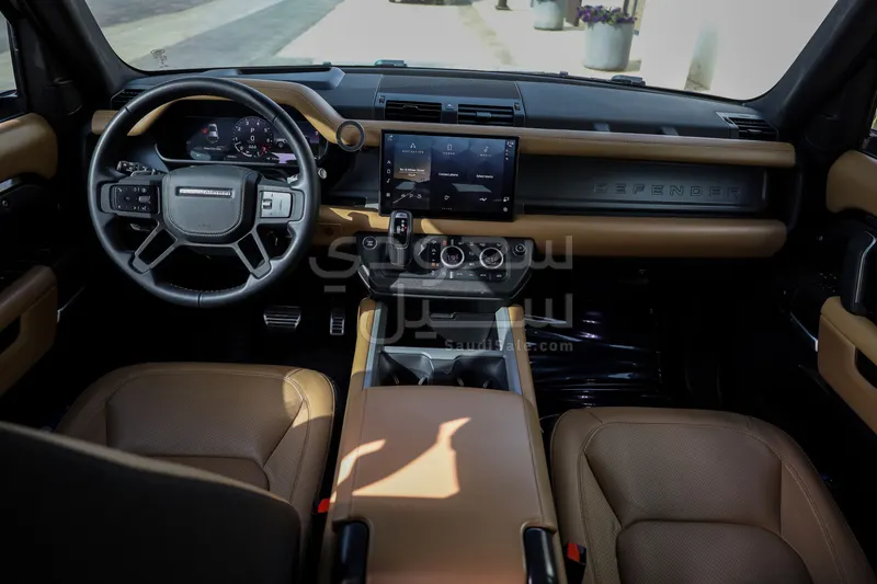 2025 لاند روفر ديفيندر اكس داينمك