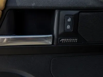 2025 لاند روفر ديفيندر اكس داينمك