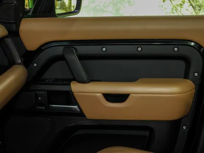 2025 لاند روفر ديفيندر اكس داينمك