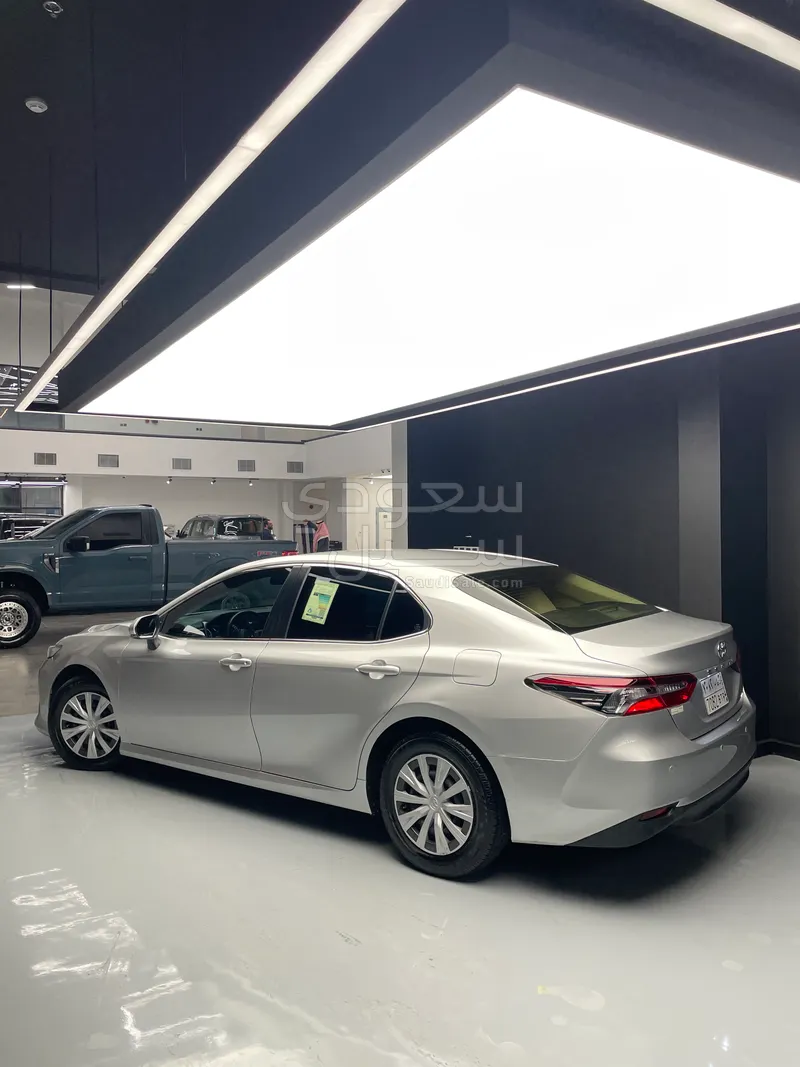 2024 تويوتا كامري ال اي