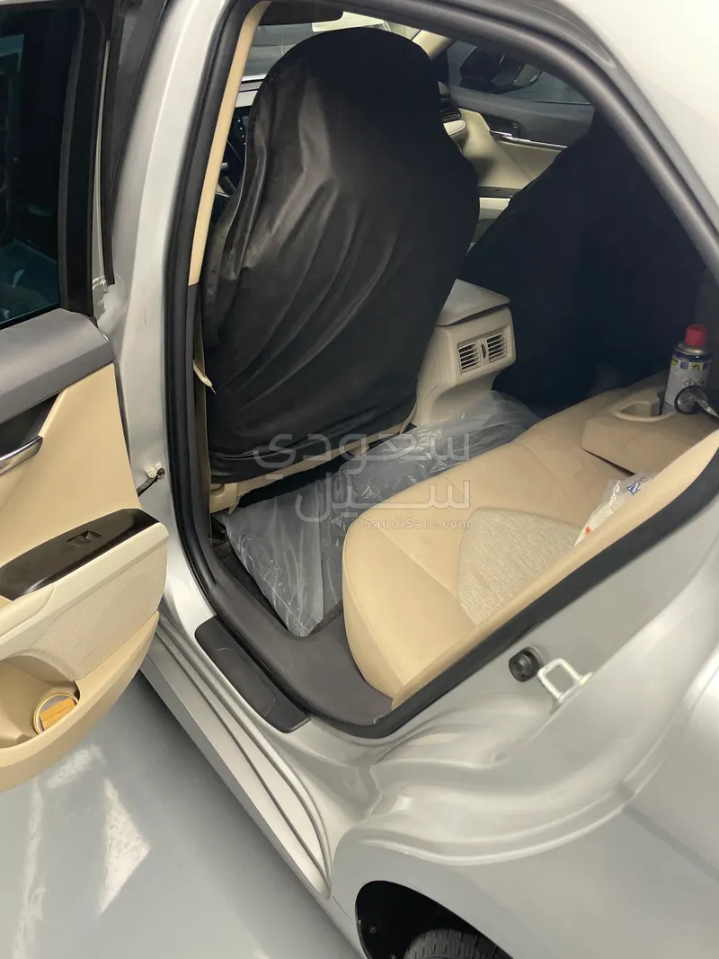 2024 تويوتا كامري ال اي