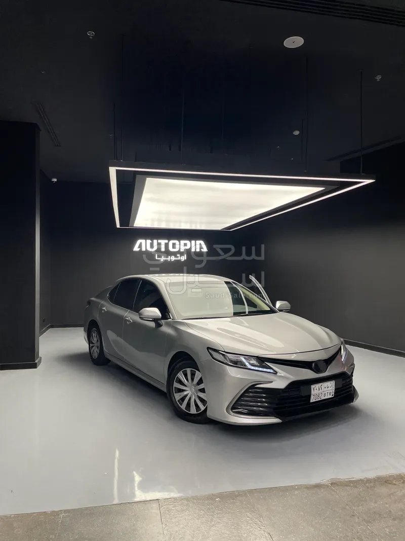 2024 تويوتا كامري ال اي