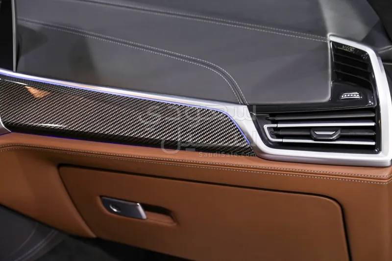 2022 بي ام دبليو الفئة اكس 6 إم كومبيتيشن