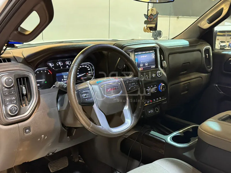 2020 جي ام سي سييرا اليفيشن