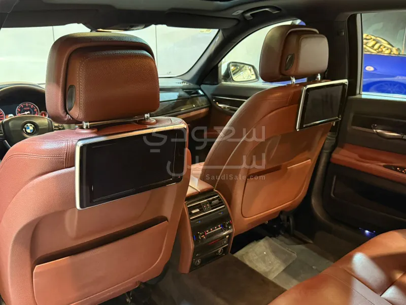 2014 بي ام دبليو الفئة السابعة 730 إل أي