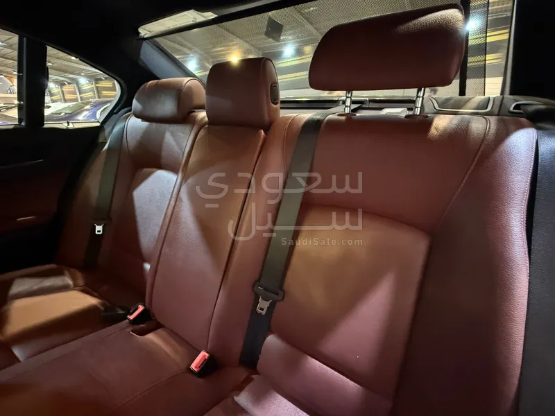 2014 بي ام دبليو الفئة السابعة 730 إل أي