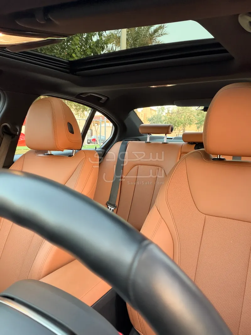 2024 بي ام دبليو الفئة الثالثة 320 أي