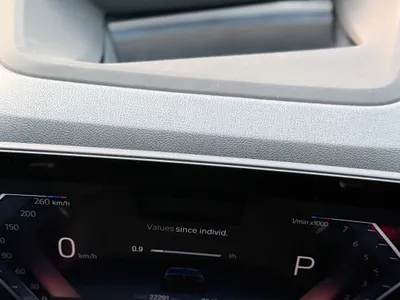 2024 بي ام دبليو الفئة الثالثة 320 أي