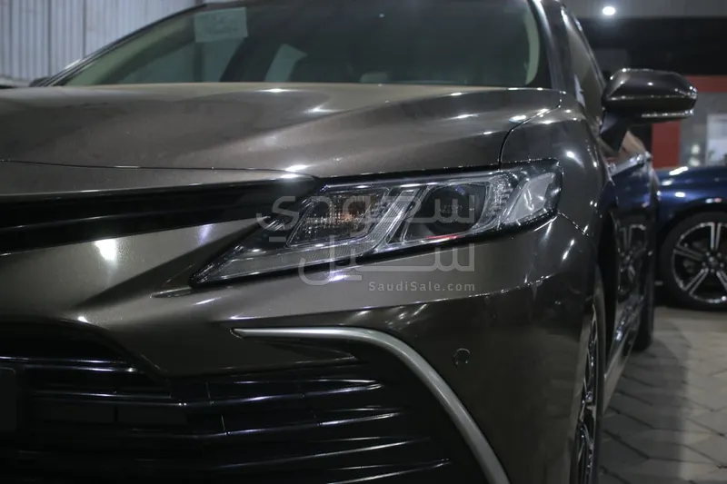 2024 تويوتا كامري ال اي