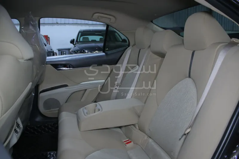 2024 تويوتا كامري ال اي