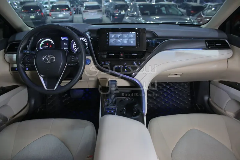 2024 تويوتا كامري ال اي