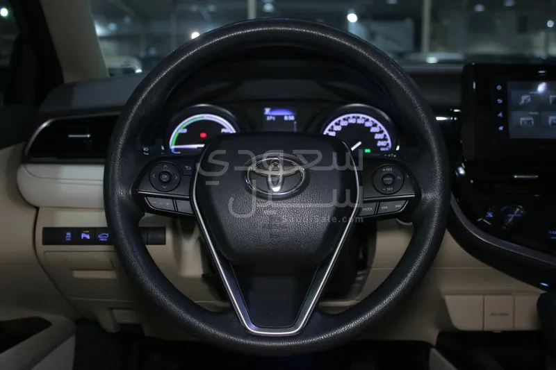 2024 تويوتا كامري ال اي