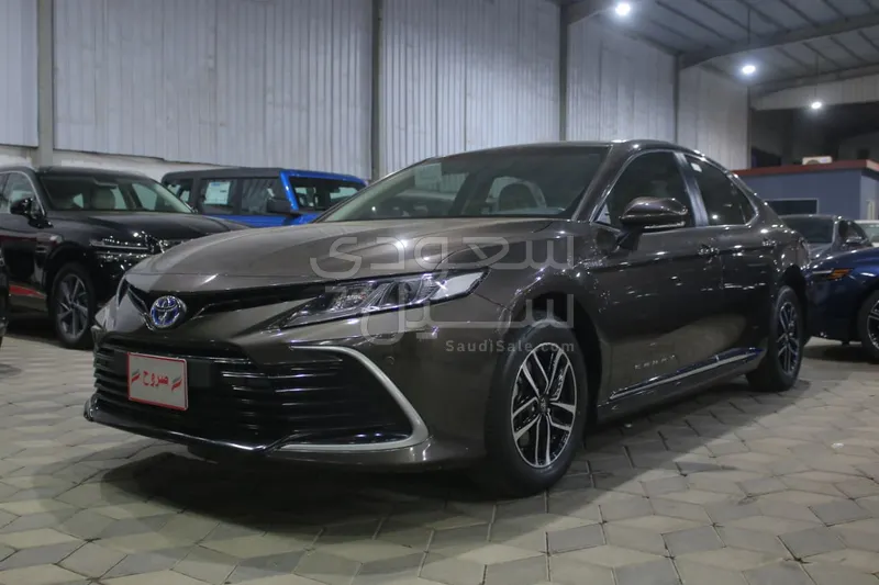 2024 تويوتا كامري ال اي