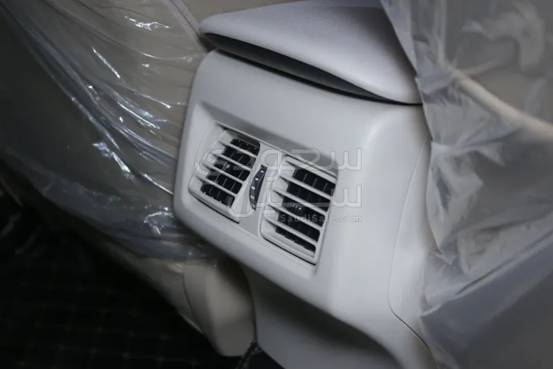 2024 تويوتا كامري ال اي