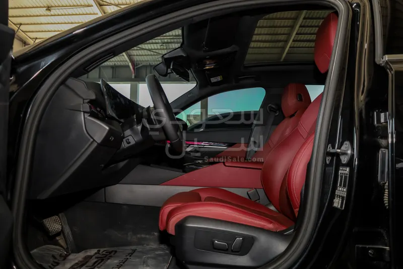 2025 بي ام دبليو الفئة الخامسة 520 أي