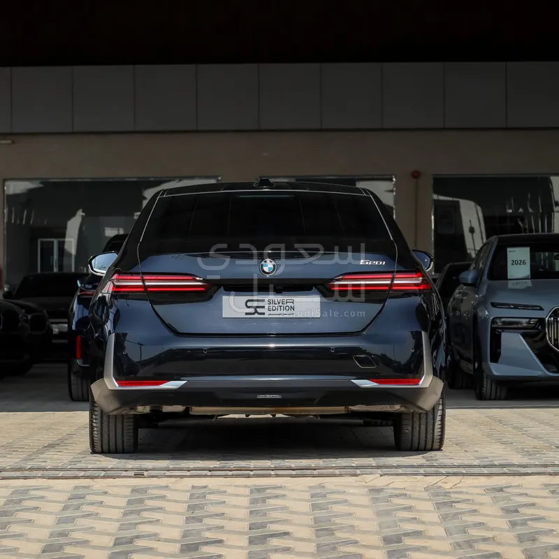 2025 بي ام دبليو الفئة الخامسة 520 أي