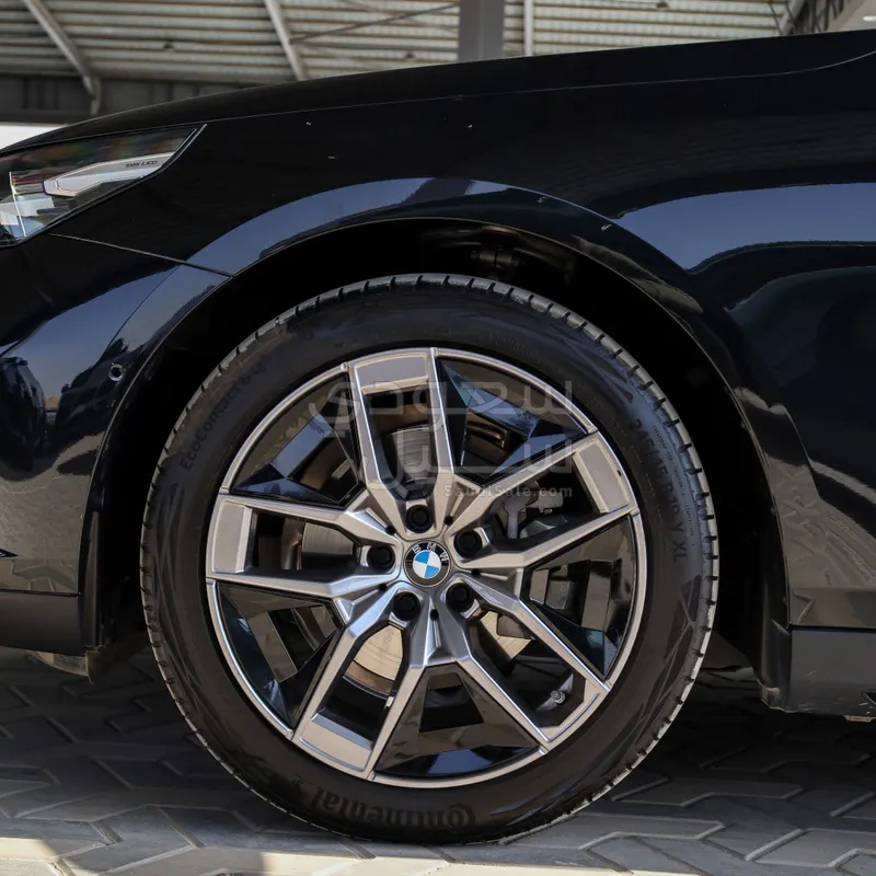 2025 بي ام دبليو الفئة الخامسة 520 أي