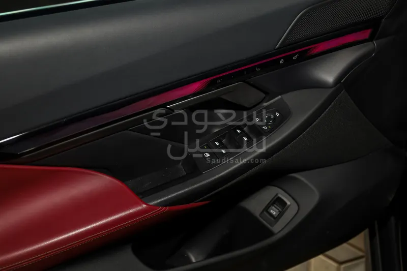 2025 بي ام دبليو الفئة الخامسة 520 أي