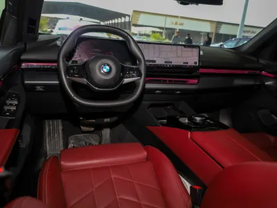 2025 بي ام دبليو الفئة الخامسة 520 أي