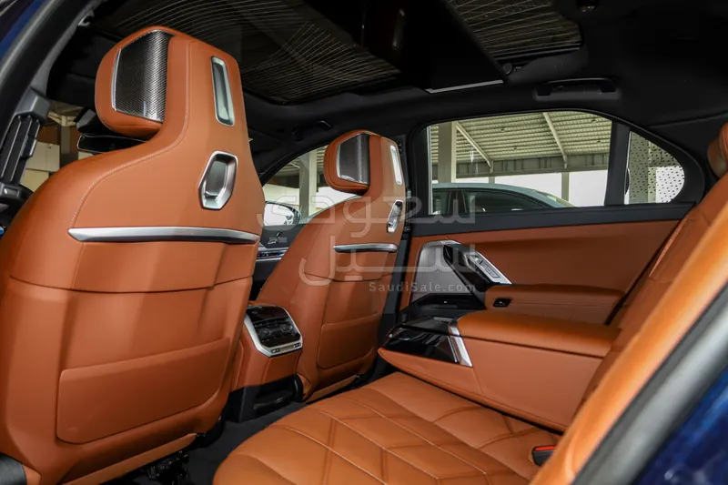 2026 بي ام دبليو الفئة السابعة 735أي