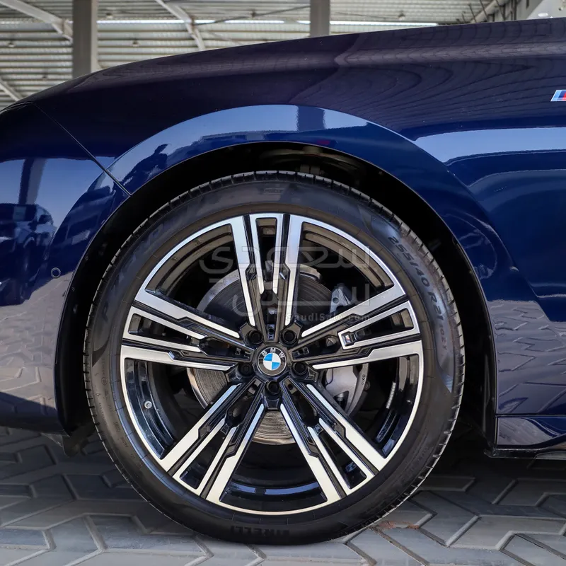 2026 بي ام دبليو الفئة السابعة 735أي