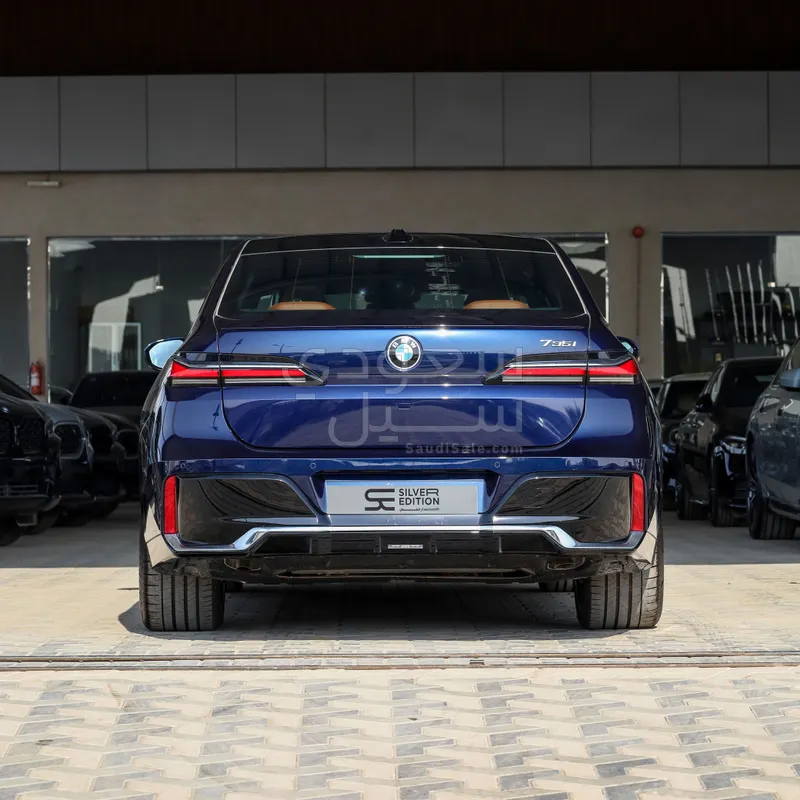 2026 بي ام دبليو الفئة السابعة 735أي