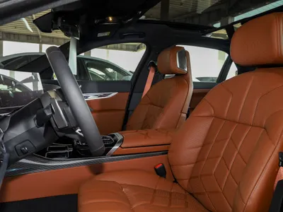 2026 بي ام دبليو الفئة السابعة 735أي