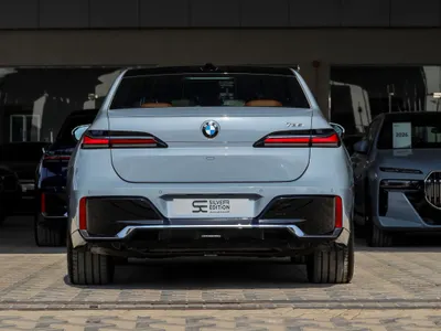 2026 بي ام دبليو الفئة السابعة 735أي