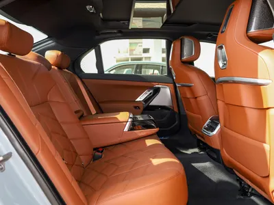 2026 بي ام دبليو الفئة السابعة 735أي