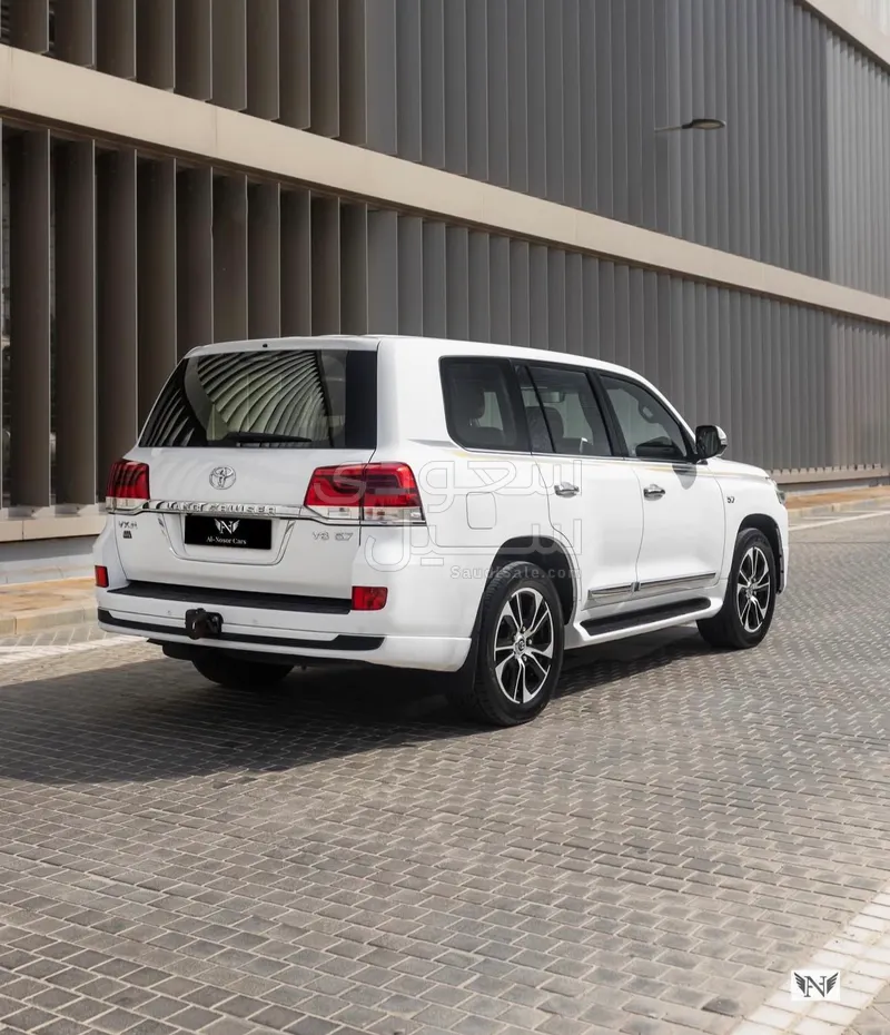 2019 Toyota Land Cruiser VXR