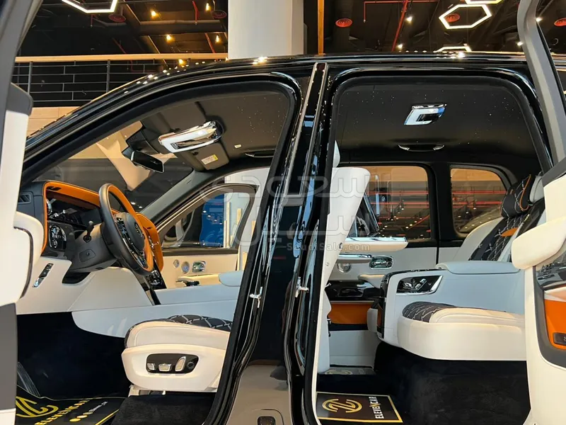 2025 رولز رويس كولينان بلاك بادج