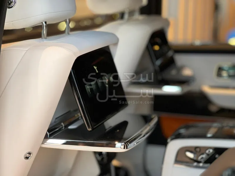 2025 رولز رويس كولينان بلاك بادج